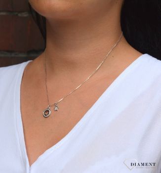 Naszyjnik srebrny kółeczko z gwiazdką białe cyrkonie ✓ Łańcuszek typu ankier z piękną okrągłą zawieszką z wyciętą gwiazdką. Zawieszka przyozdobiona białą cyrkonią (2).JPG